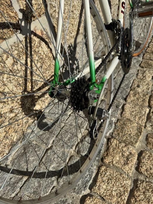 Bicicleta de estrada vintage roda 24