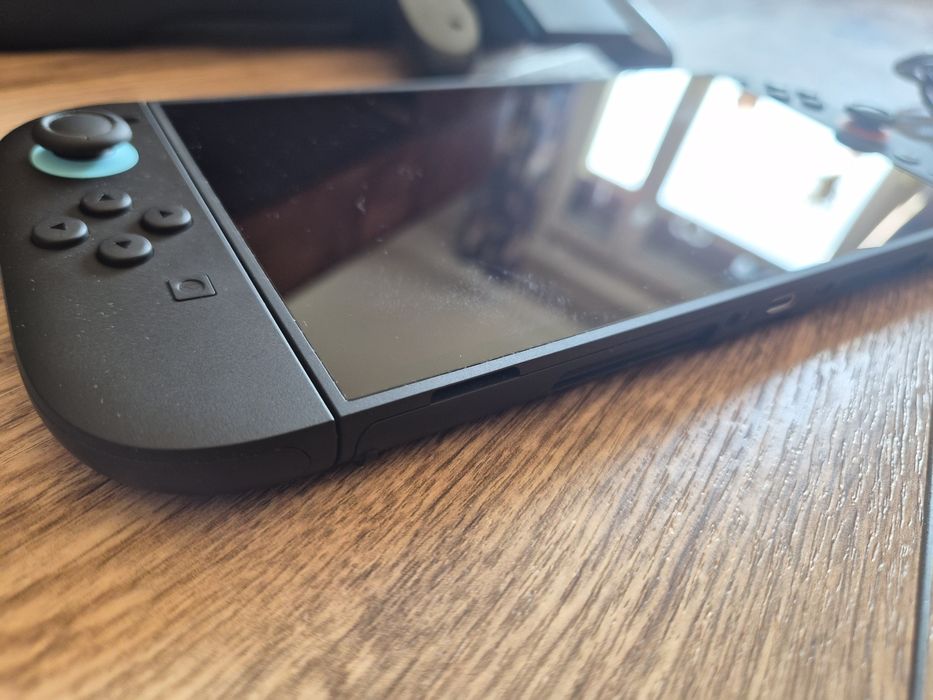 Nintendo Switch 2 stan idealny ( Pokemon )