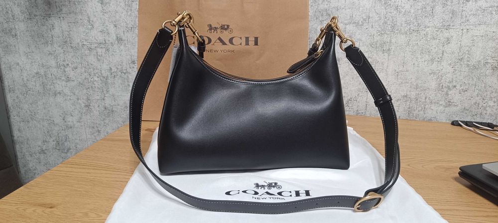 Шкіряна сумка Coach juliet чорна