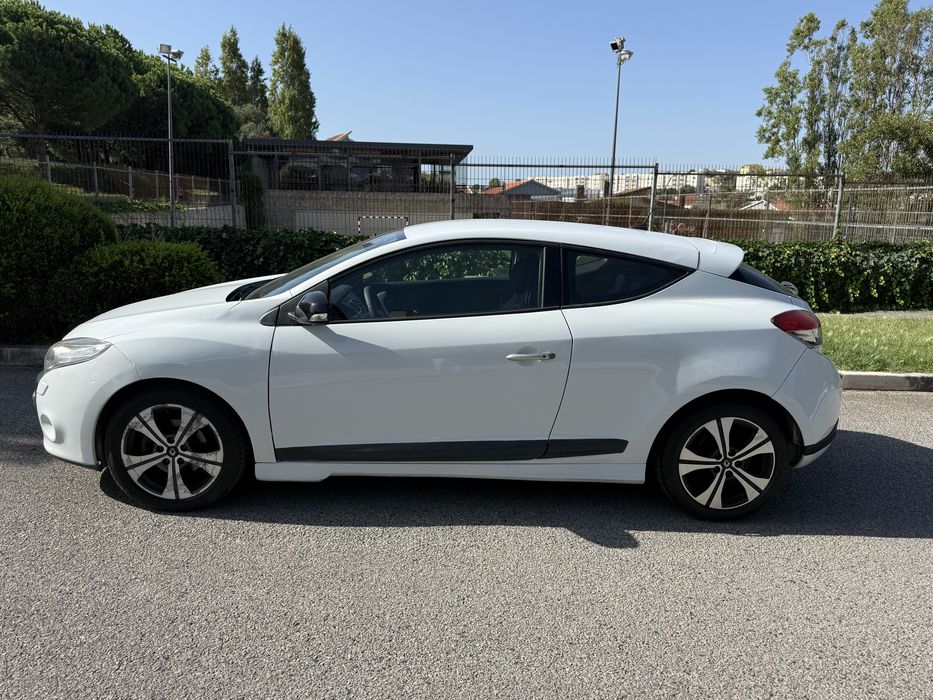 Renault Megane  Coupé  Bose Edition 1500 DCI ano 2011 — photo 2