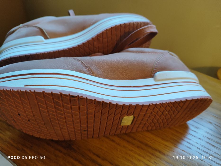 Buty różowe sportowe r 40