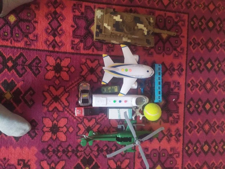 Іграшки пластмасові б/в