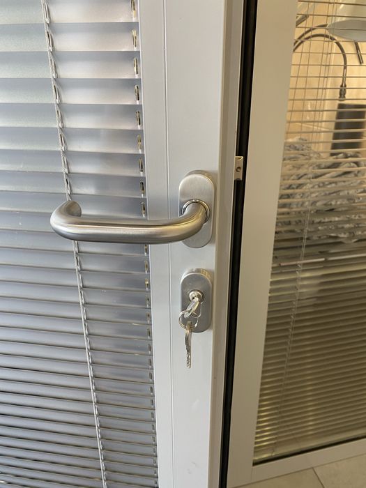 Ściana szklana, witryna szklana, ściana loft, ścianka loftowa