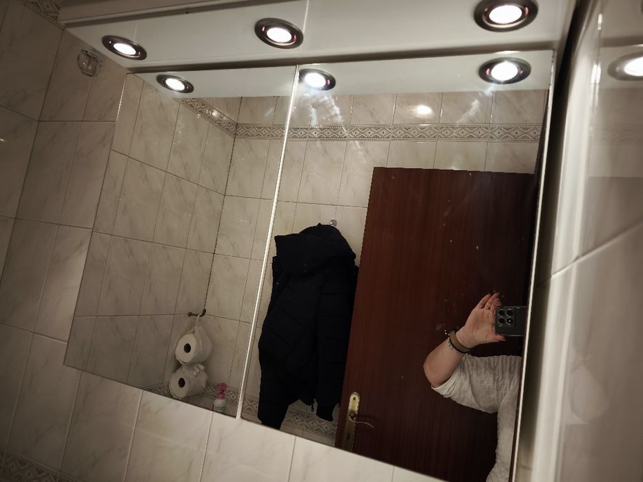 Venda de armário para casa de banho electrificado.