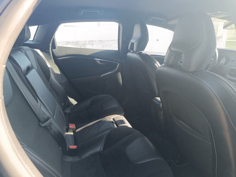 Volvo V40 1.5 D2 R-Design (2014)