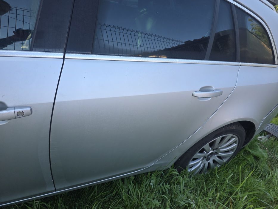 Opel insignia Drzwi z1
