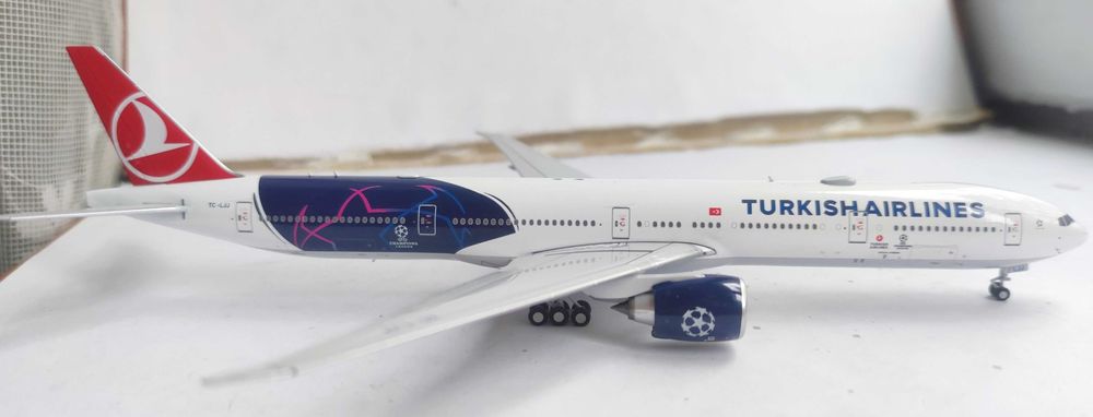 Модель самолета Boeing 777 Turkish Airlines (масштаб 1:400) NG Models