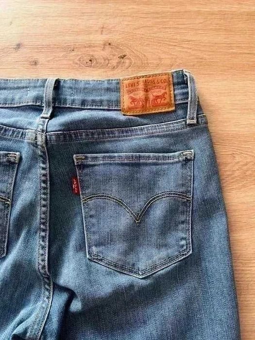 Niebieskie jeansy damskie szeroka nogawka Levis bawełna wiskoza S 36