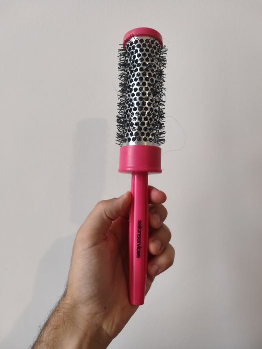 2 Escovas redondas Salon Services