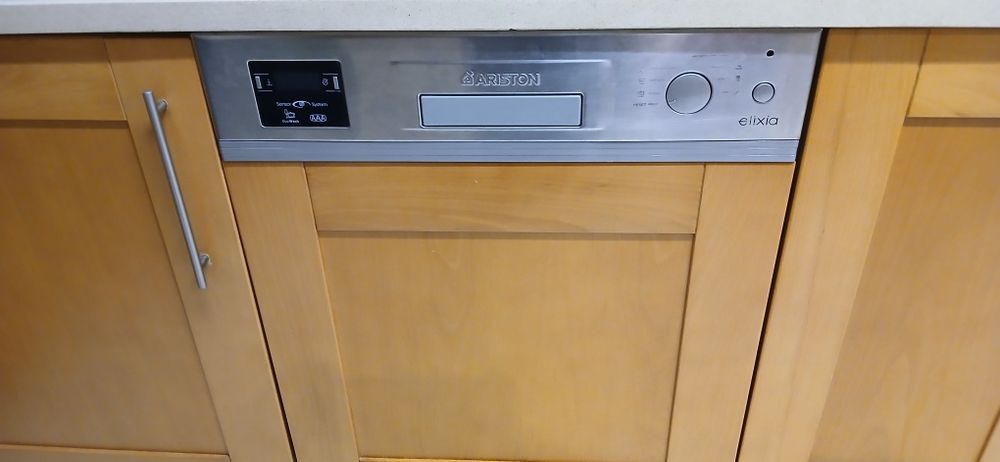 Máquina encastrar lavar loiça Ariston dual wash ELIXIA