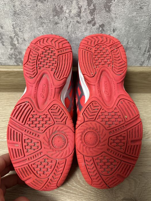 Продам Asics спортивні жіночі кросівки, стан 9/10