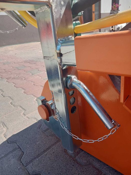 Zamiatarka drogowa-uliczna 2,30cm