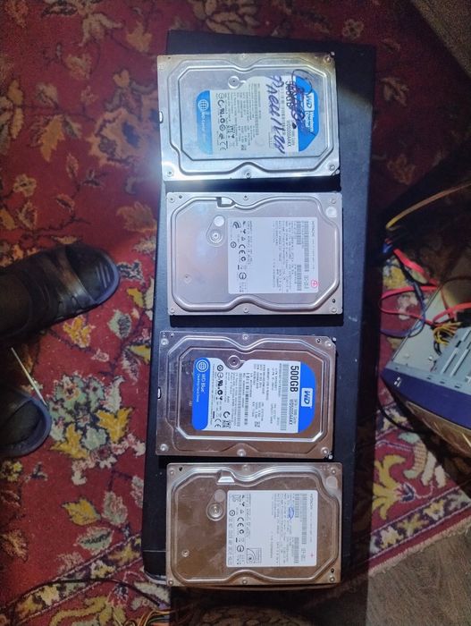 Жесткий диск SATA/500GB/3.5/ WD/ Hitachi 200грн за штуку