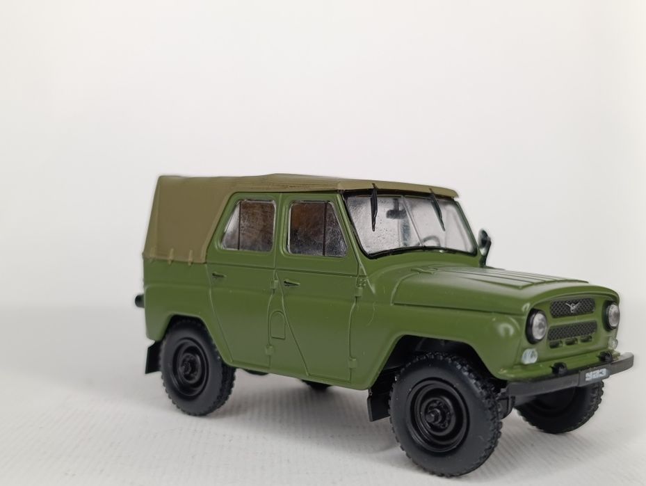 Модель автомобіля УАЗ-469/469Б 1:43