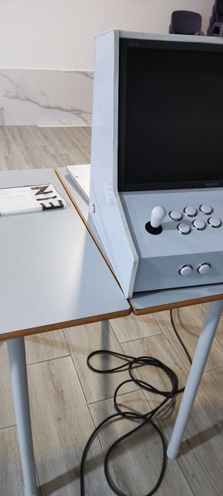 Máquina de arcade com 10755 jogos