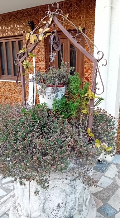 Floreira em forma de poço