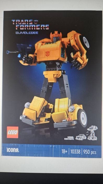 LEGO ICONS 10338 Bumblebee