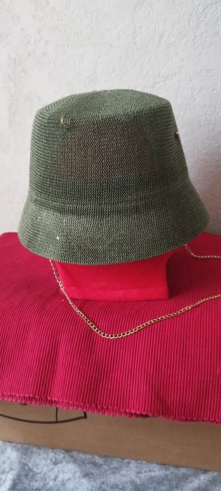 Капелюх жіночий трендовий