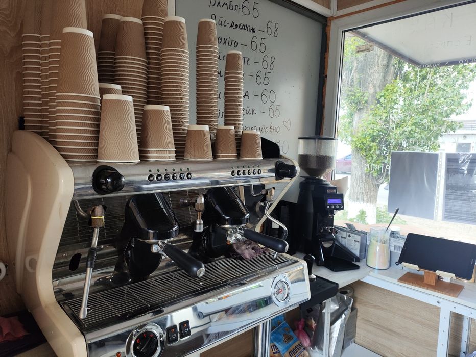 Продам кофейную с. Яськи. Цена договорная