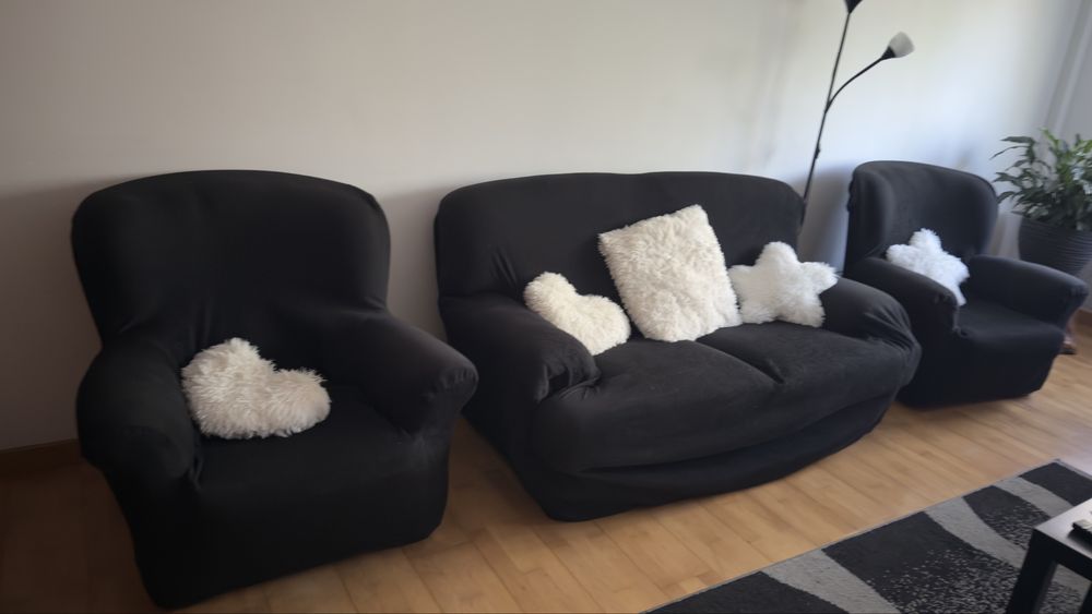 Sofá de 2 lugares + 2 Poltronas – 50€