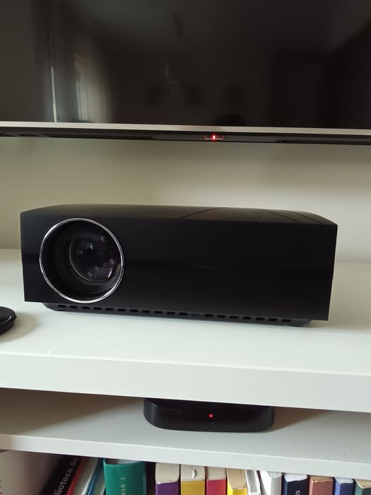 Projector F20 video theater novo