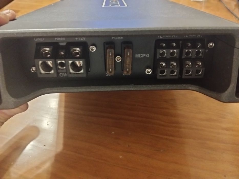 Amplificador hertz HCP4 760w