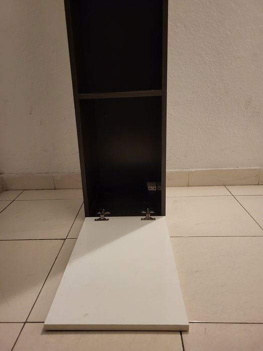 Móvel tipo estante.