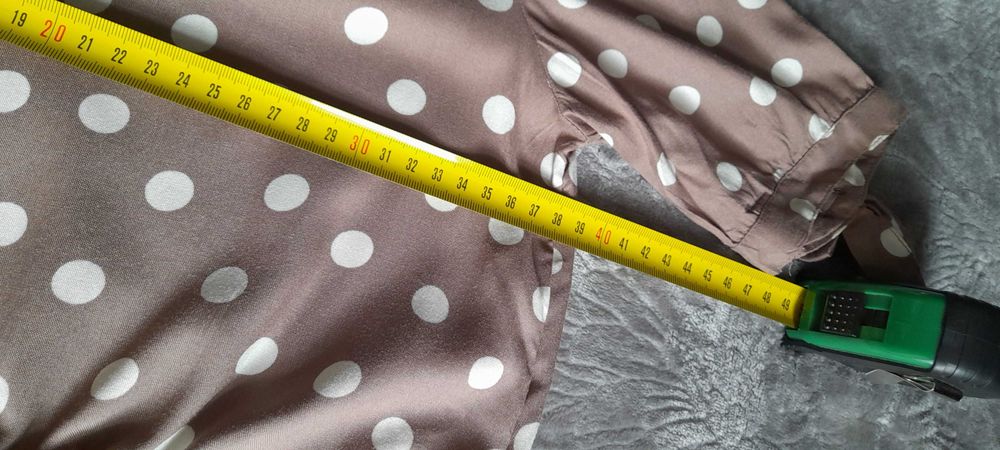 Brązowa w białe grochy sukienka dziewczęca Carry Kids r. 134