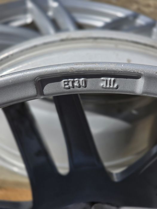 Alufelgi Dezent 5x112 Audi VW Mercedes Skoda 8jx18" ET 30 KBA 52095