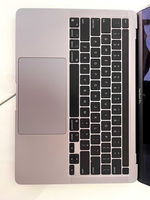 Apple MacBook Pro 13" (2020, M1) – 256GB SSD, 8GB RAM, 84% battery