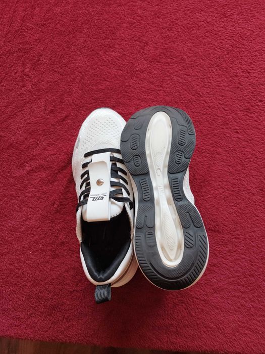 Sapatilhas Steve Madden Surge 1 (Tam. 38)