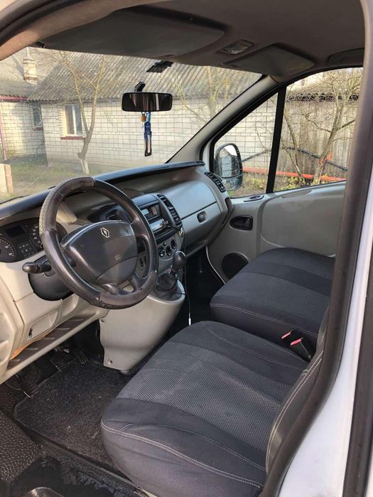 Продам автомобіль Renault Trafic