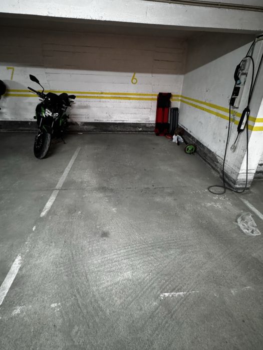 Parqueamento c/wallbox
