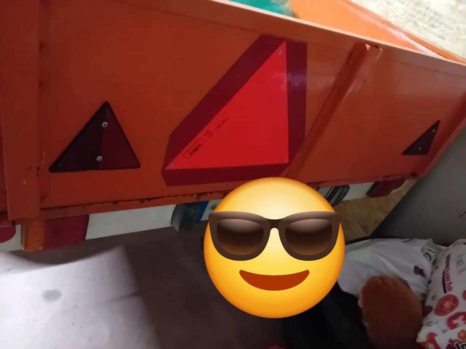 Reboque para trator pequeno  sem matrícula......