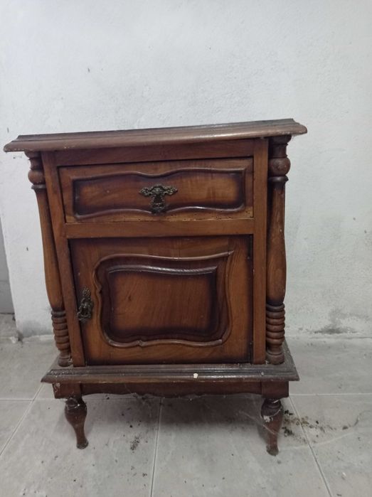 2 Mesinhas de cabeceira