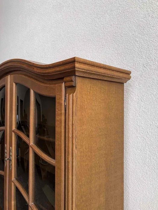 Вітрина,стенка,горка,сервант,вітальня