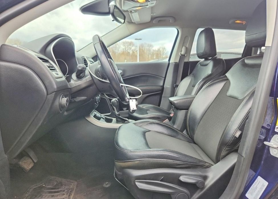 Срочно продам jeep compass  2020