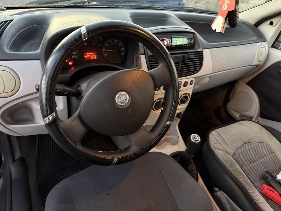 Fiat punto 1.3 multijet 2003 muito economico 5 portes direçao assitida bom preço — photo 4