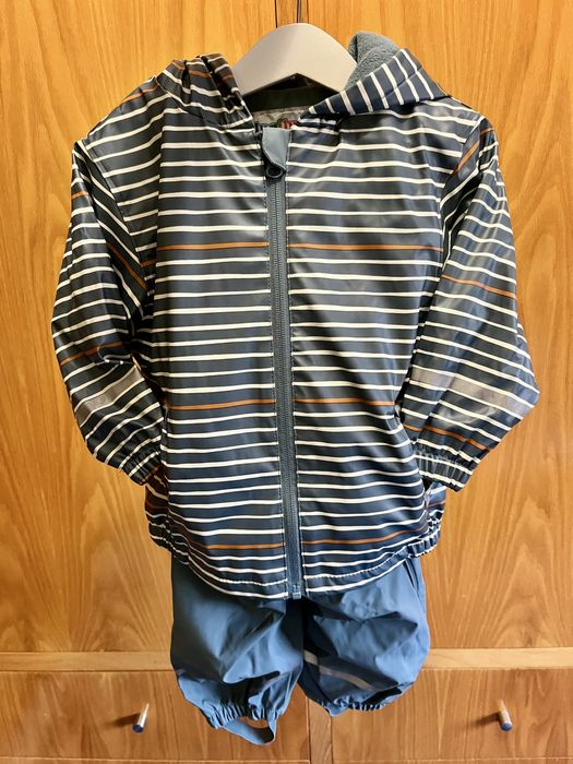 Casaco e calça de chuva para criança