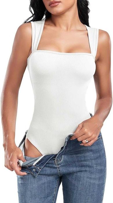 Białe prążkowane body modelujące L