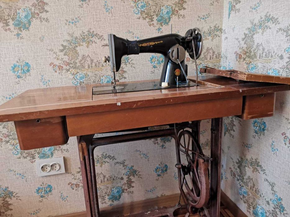Швейна машинка а робочому стані