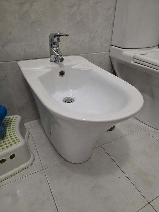 Bidé com torneira