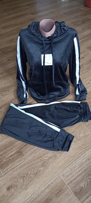 Костюм жіночий велюр 46,48,50