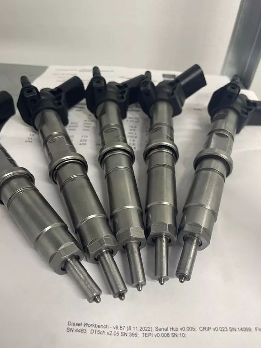 wwtryskiwacz 0445115029 076130277 0445115028 0445115030 VWCrafter 2,5TDI