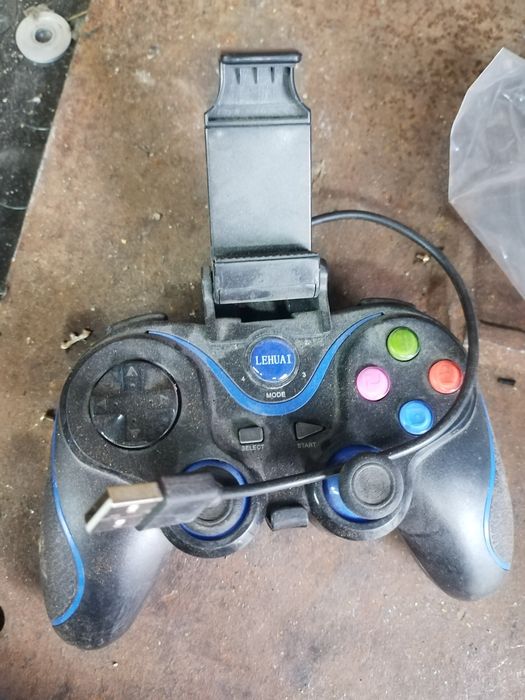 Pad kontroler do gier z uchwytem