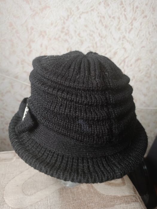 Шапки женские в отличном состоянии