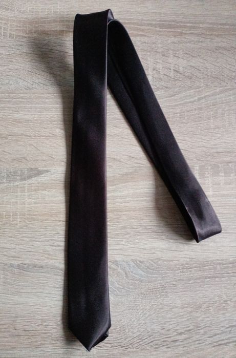 Krawat brązowy nowy