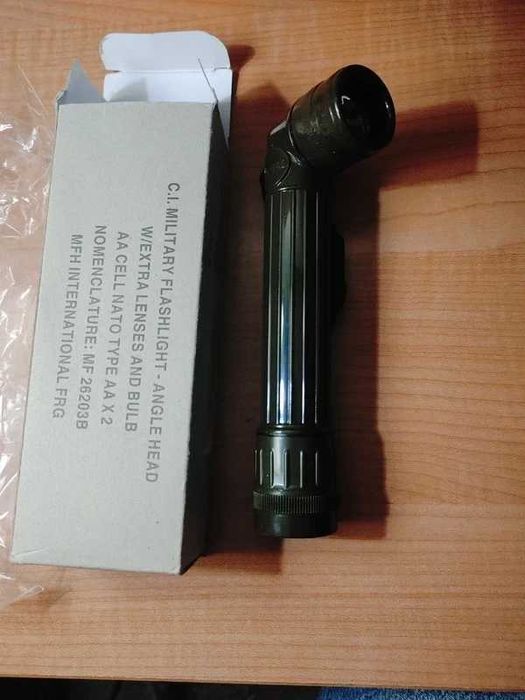 Lanterna Militar Ângulo (Angle Head) MFH International Nova