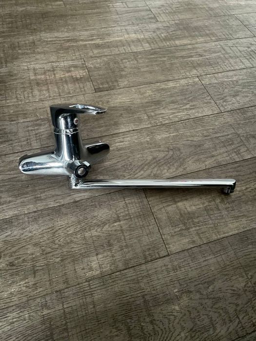 Смесітель  для ванної кімнати б/у