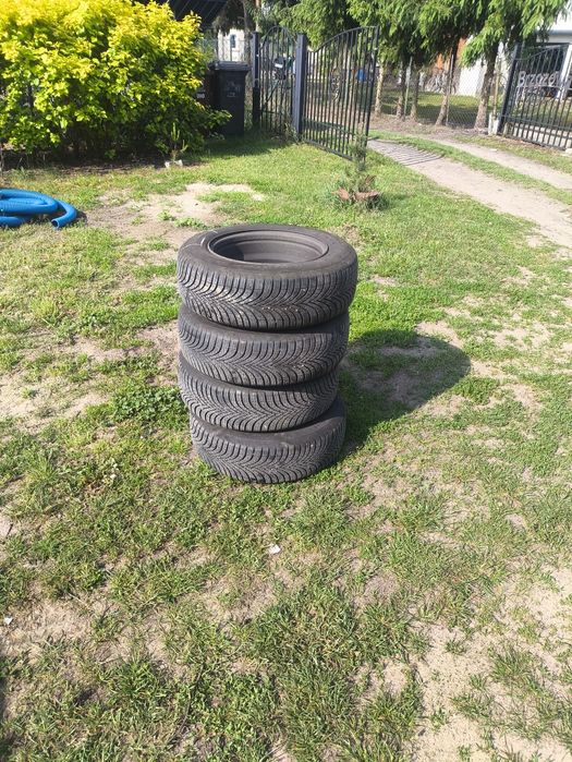 Zestaw 4x całoroczne Dębica 195/65/15 na felgach stalowych z 2023 roku